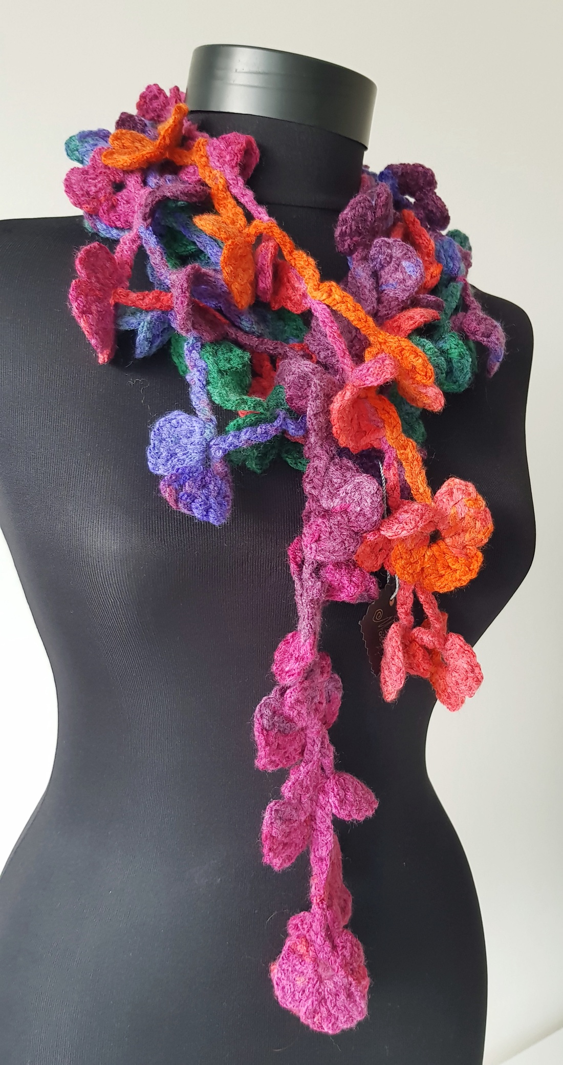 Flori crosetate, esarfa de primavara - îmbrăcăminte și modă - eșarfe, pălării, fularuri - eșarfe - Artynos.ro