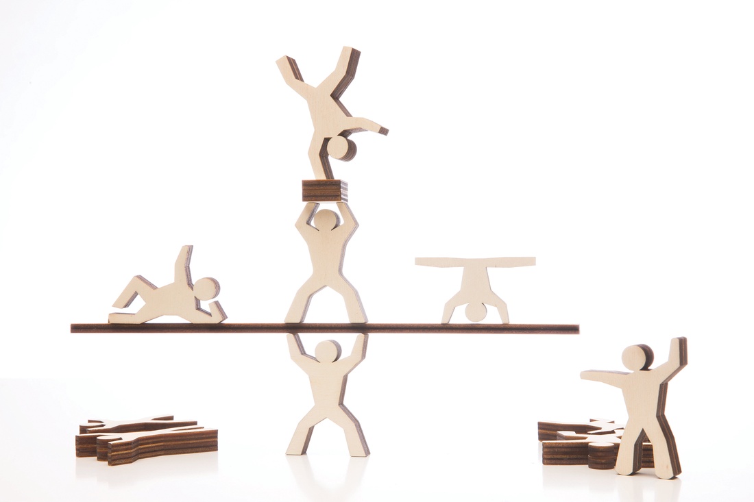 Acrobații - jucării și echipamente pentru copii - jocuri de gândire - jocuri de echilibru - Artynos.ro