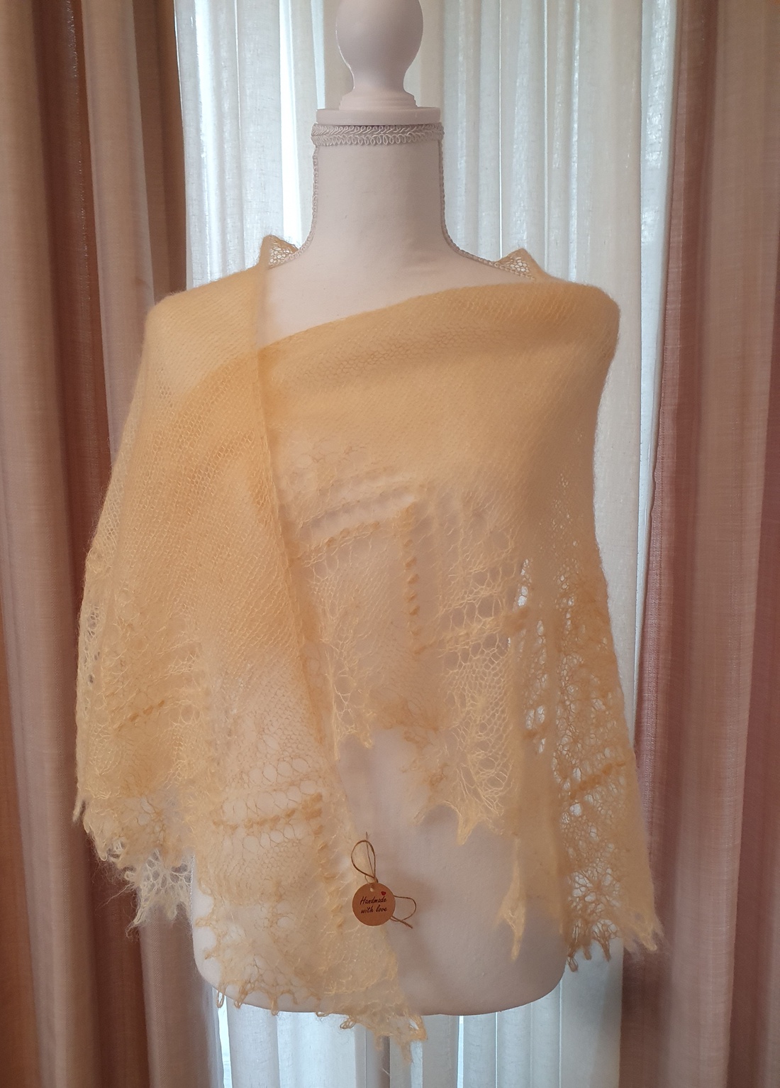 Șal tricotat vanilie - îmbrăcăminte și modă - eșarfe, pălării, fularuri - șaluri - Artynos.ro