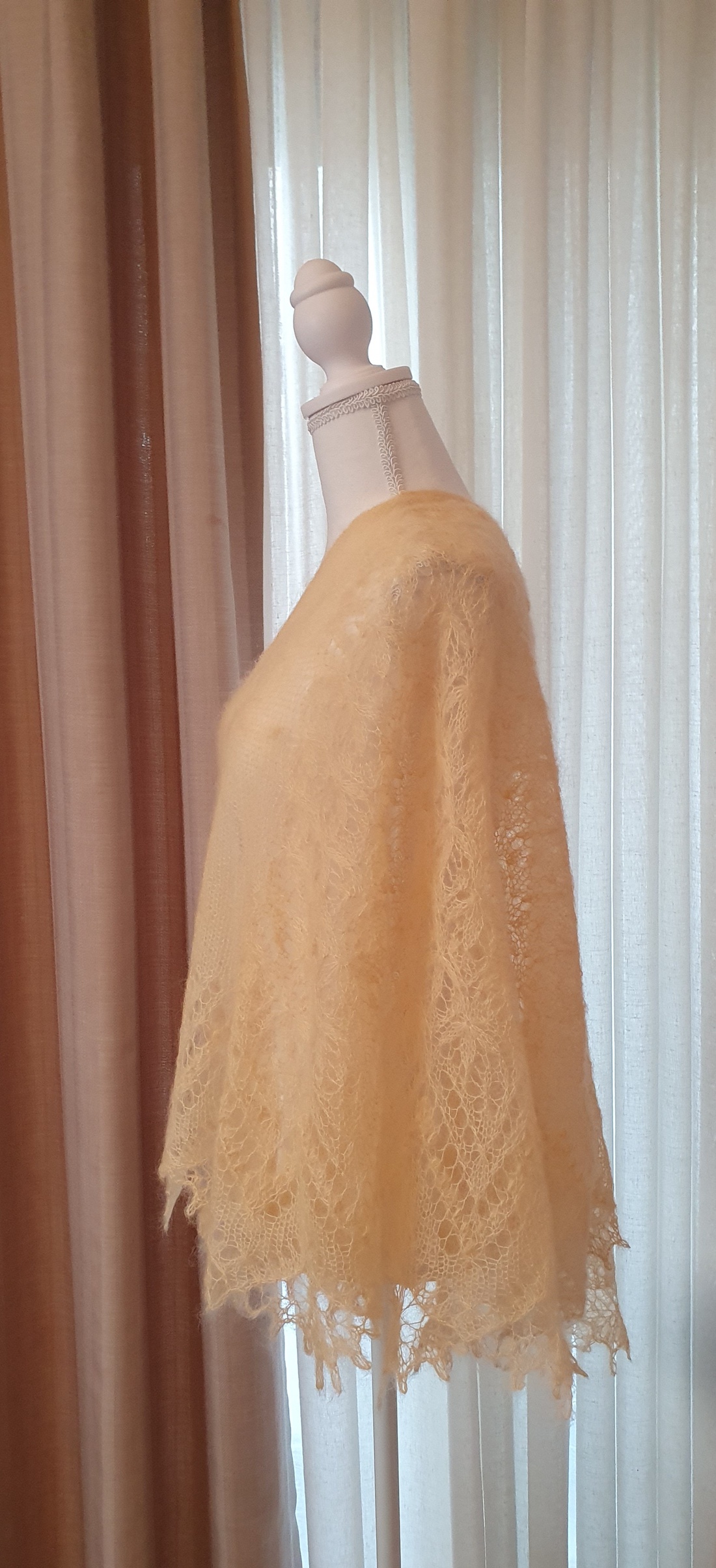 Șal tricotat vanilie - îmbrăcăminte și modă - eșarfe, pălării, fularuri - șaluri - Artynos.ro