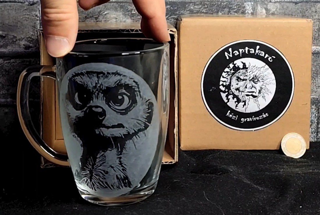 Cană de sticlă cu model de suricată  -  - Artynos.ro