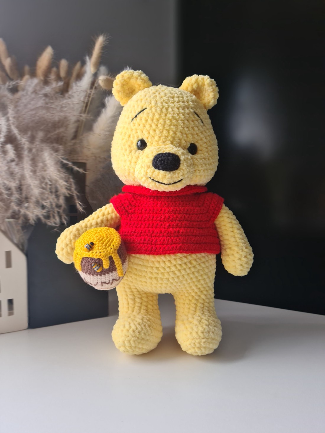 Ursuleț croșetat Winnie - jucării și echipamente pentru copii - plușuri - personaje de basm din pluș - Artynos.ro Ursuleț croșetat Winnie - jucării și echipamente pentru copii - plușuri - personaje de basm din pluș - Artynos.ro