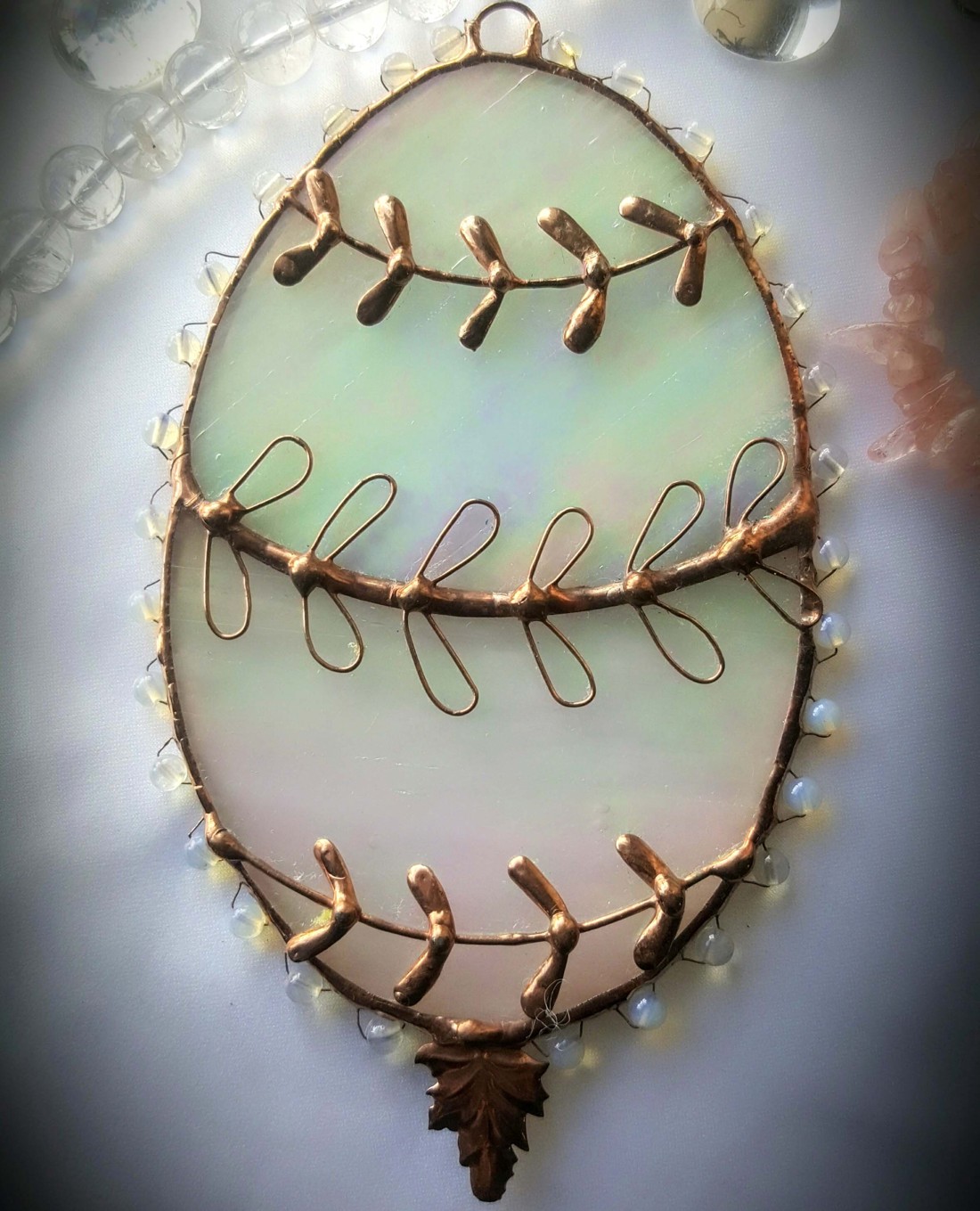 Frunze de Paște - ouă tiffany cu perle opal - - Artynos.ro Frunze de Paște - ouă tiffany cu perle opal - - Artynos.ro