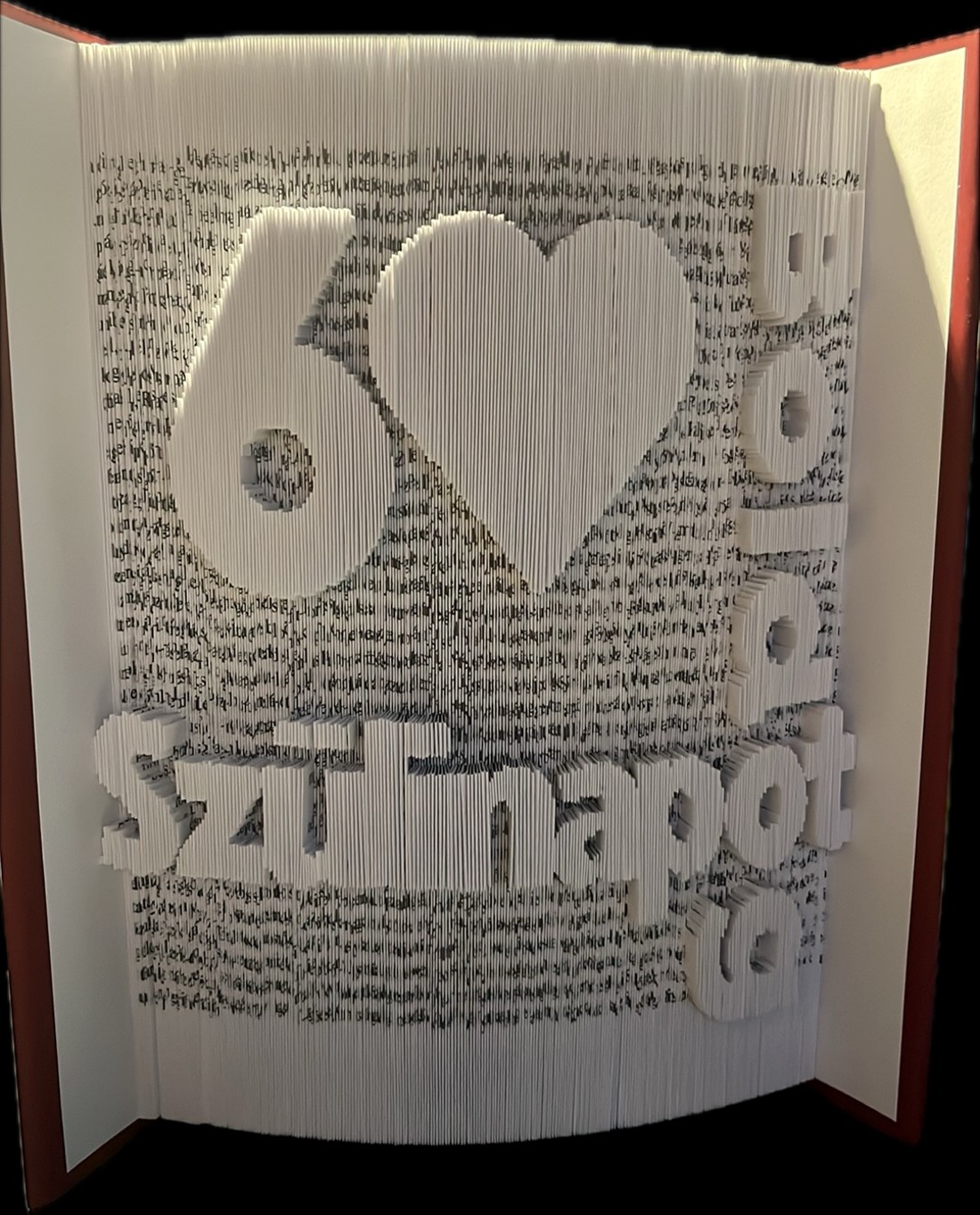 Sculptură carte aniversară - casă & stil de viață - accesorii pentru decorat casa - decorațiuni de masă și decorațiuni pentru rafturi  - sculptură de carte, carte pliată - Artynos.ro