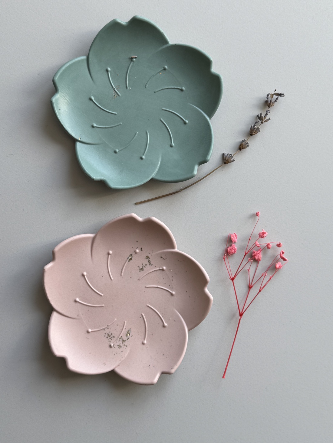 Tăviță frunză - casă & stil de viață - accesorii pentru decorat casa - decorațiuni de masă și decorațiuni pentru rafturi - decorațiuni de masă - Artynos.ro Tăviță frunză - casă & stil de viață - accesorii pentru decorat casa - decorațiuni de masă și decorațiuni pentru rafturi - decorațiuni de masă - Artynos.ro