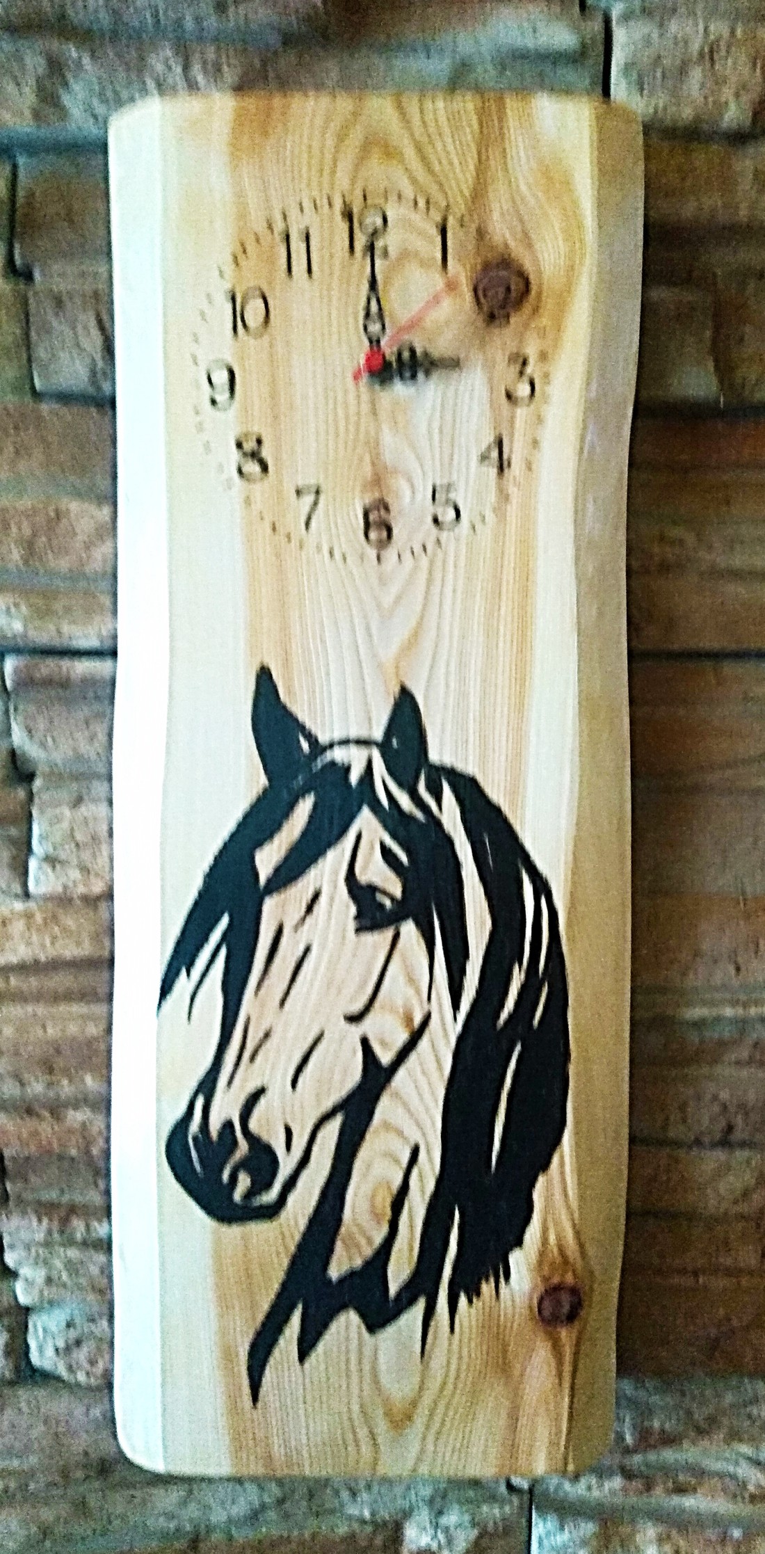 Ceas de perete cal pe larice mare - - Artynos.ro Ceas de perete cal pe larice mare - - Artynos.ro