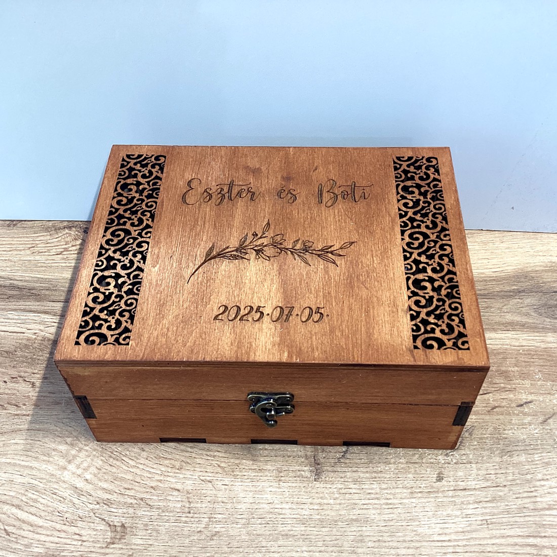 Cutie cadou pentru capsula timpului de nuntă -Mahogany -  - Artynos.ro Cutie cadou pentru capsula timpului de nuntă -Mahogany -  - Artynos.ro