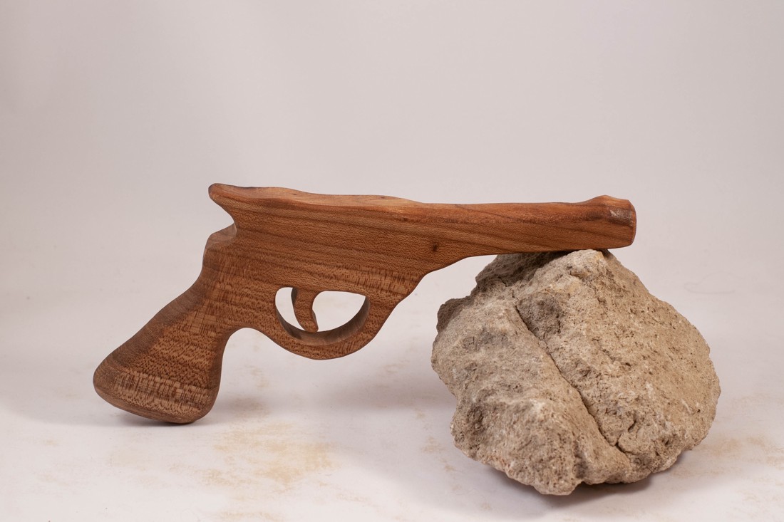 Joc pistol din lemn - - Artynos.ro Joc pistol din lemn - - Artynos.ro