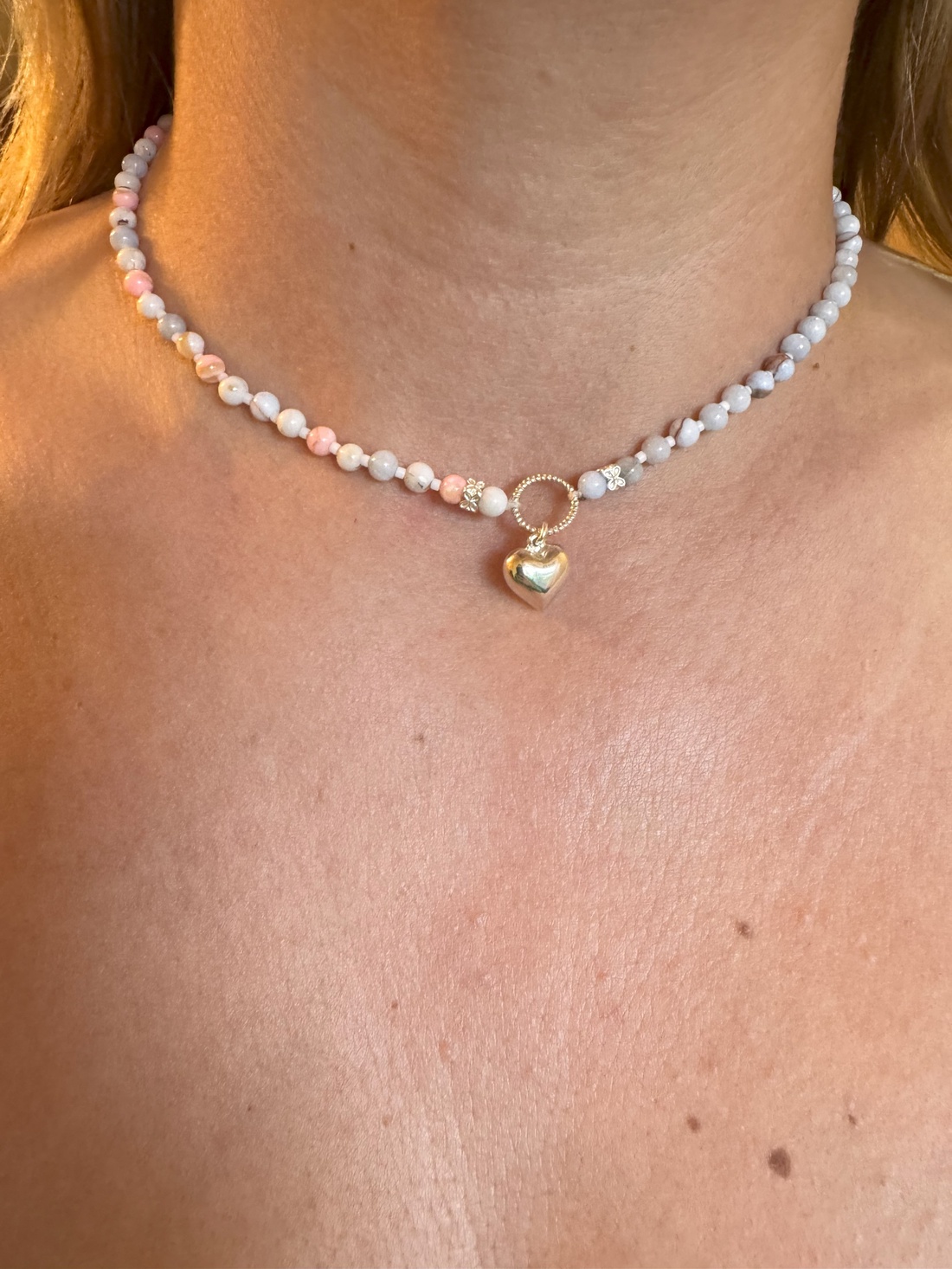 Colier din agata albastra si roz, pandantiv din argint 925 - bijuterii - coliere - coliere din pietre semiprețioase - Artynos.ro