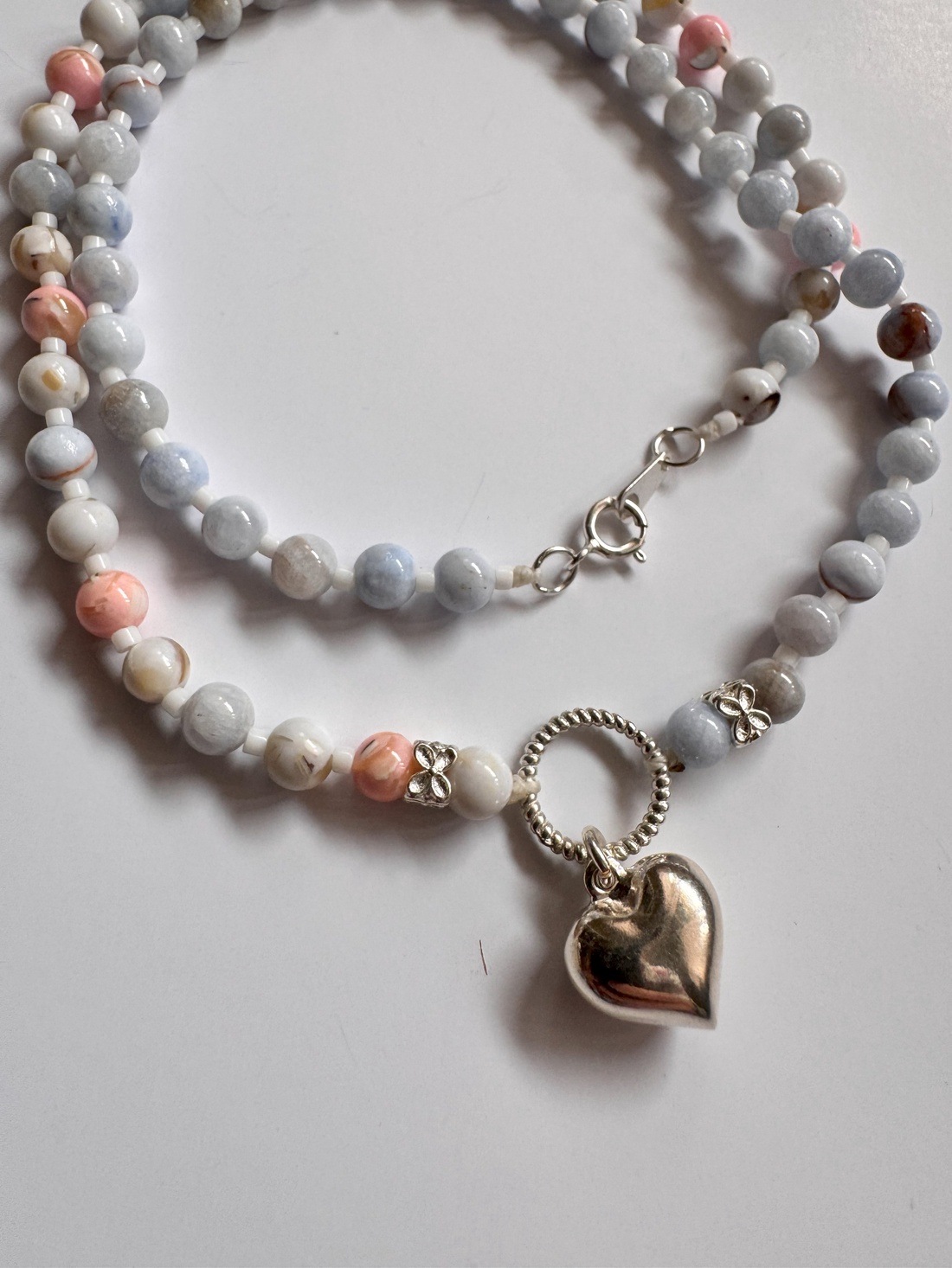 Colier din agata albastra si roz, pandantiv din argint 925 - bijuterii - coliere - coliere din pietre semiprețioase - Artynos.ro