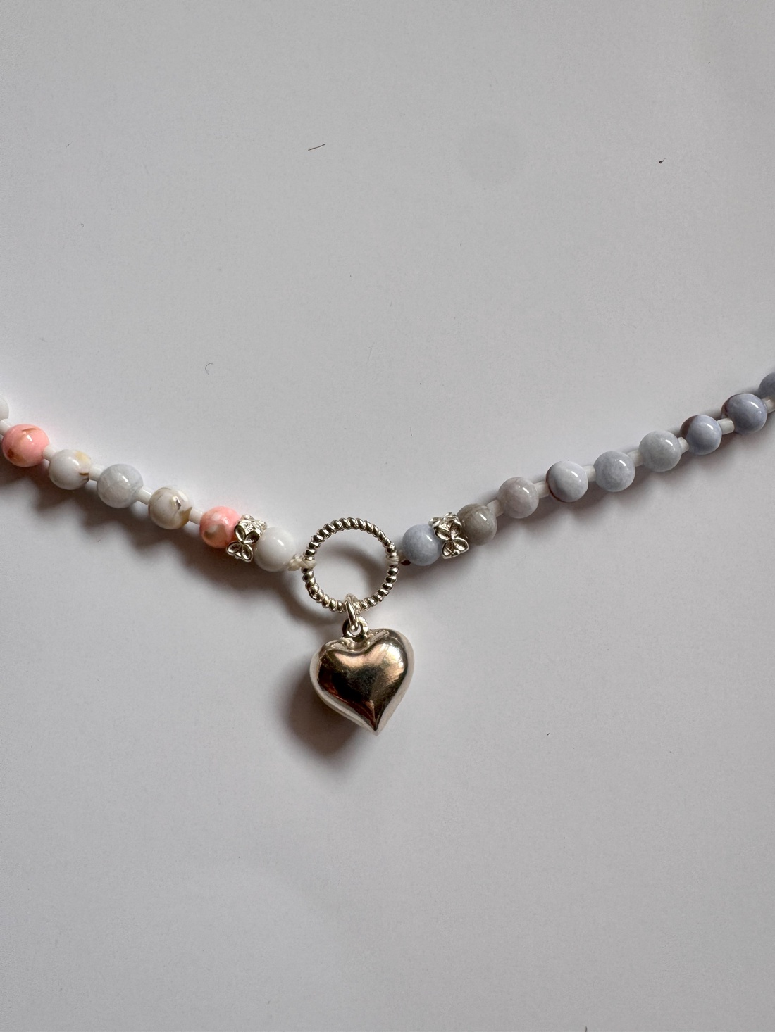 Colier din agata albastra si roz, pandantiv din argint 925 - bijuterii - coliere - coliere din pietre semiprețioase - Artynos.ro