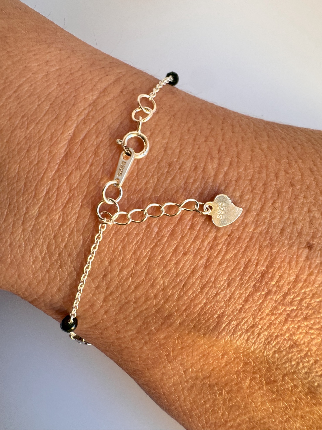 Bratara din argint 925 cu piatra soarelui verde, reglabila 16-19 cm, eleganta - bijuterii - brățări - brățări din argint - Artynos.ro