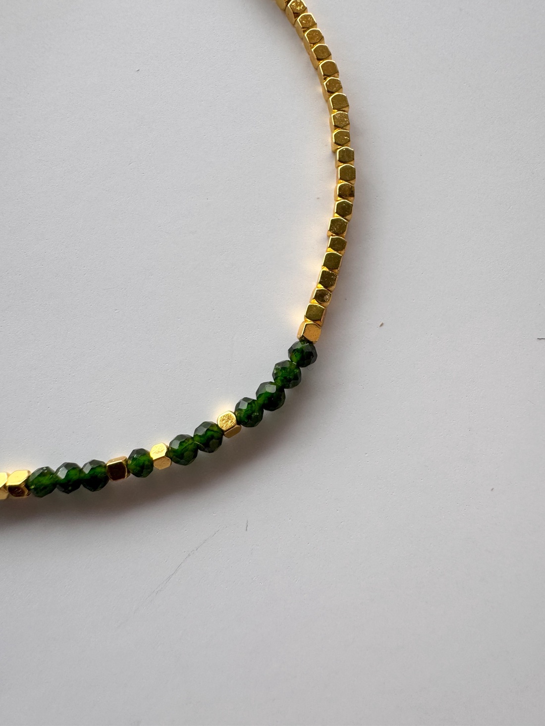 Bratara cu inchizatoare din argint 925 placat cu aur, piatra soarelui verde, hematit - bijuterii - brățări - brățări din pietre semiprețioase - Artynos.ro