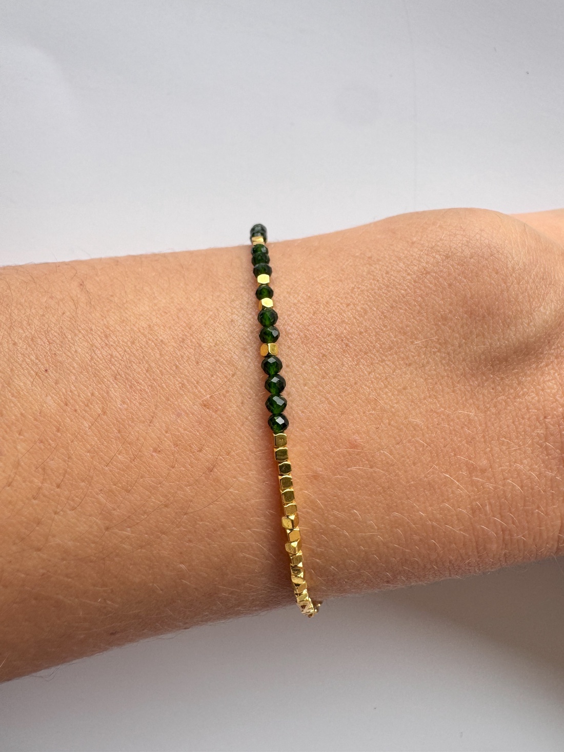 Bratara cu inchizatoare din argint 925 placat cu aur, piatra soarelui verde, hematit - bijuterii - brățări - brățări din pietre semiprețioase - Artynos.ro