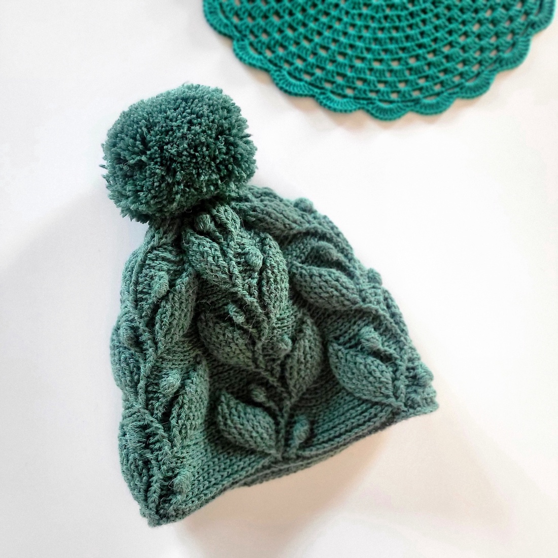 Cozy Crochet Beanie with Pom-Pom - îmbrăcăminte și modă - eșarfe, pălării, fularuri - căciulă - Artynos.ro Cozy Crochet Beanie with Pom-Pom - îmbrăcăminte și modă - eșarfe, pălării, fularuri - căciulă - Artynos.ro