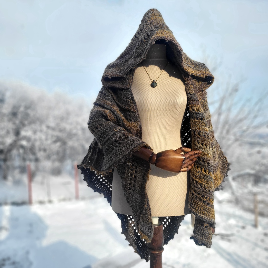 Assasins Creed Inspired Hand-Crocheted Hooded Cloak - îmbrăcăminte și modă - eșarfe, pălării, fularuri - șaluri - Artynos.ro Assasins Creed Inspired Hand-Crocheted Hooded Cloak - îmbrăcăminte și modă - eșarfe, pălării, fularuri - șaluri - Artynos.ro