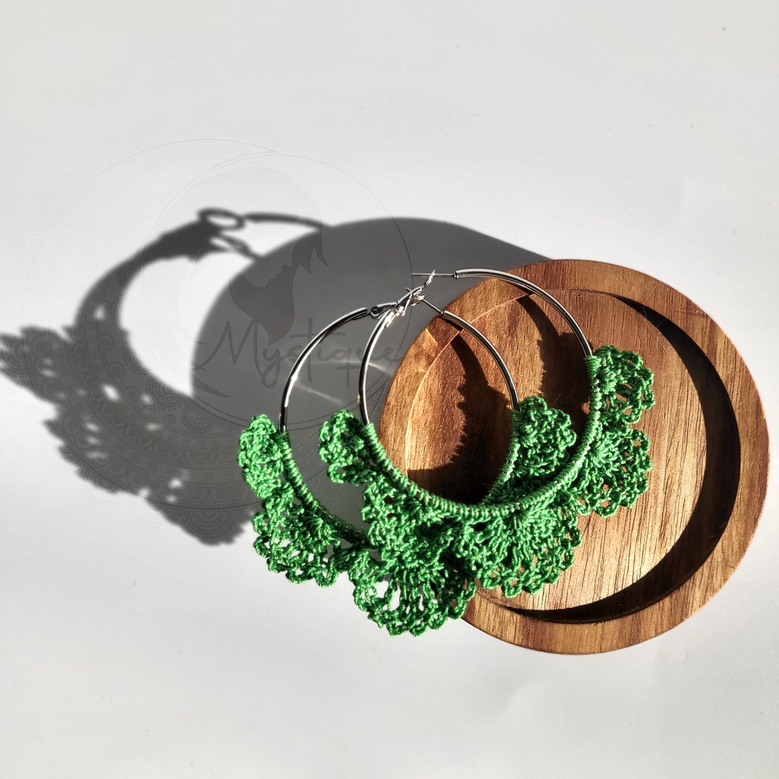 Cercei Dantelă 60 mm, verde crud - bijuterii - cercei - cercei cerc - Artynos.ro Cercei Dantelă 60 mm, verde crud - bijuterii - cercei - cercei cerc - Artynos.ro