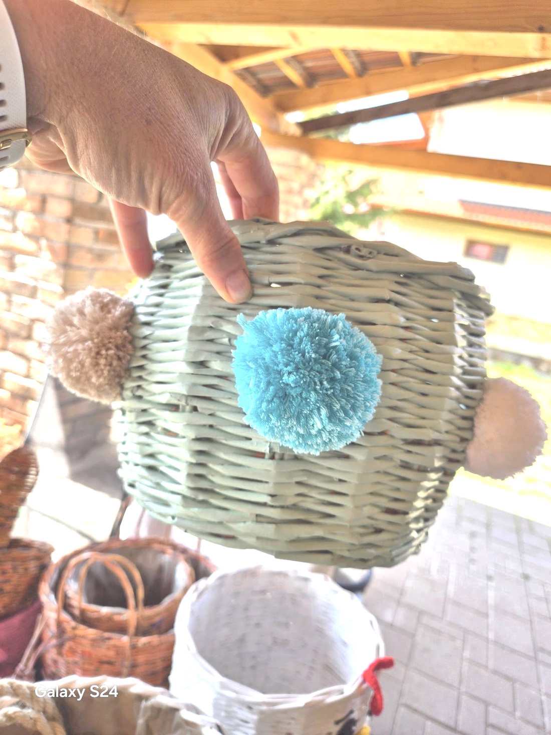 Coș de depozitare verde mentă cu țesut de hârtie și ciucuri croșetat colorați - casă & stil de viață - materiale de depozitare și sortare - coșuri depozitare - Artynos.ro Coș de depozitare verde mentă cu țesut de hârtie și ciucuri croșetat colorați - casă & stil de viață - materiale de depozitare și sortare - coșuri depozitare - Artynos.ro