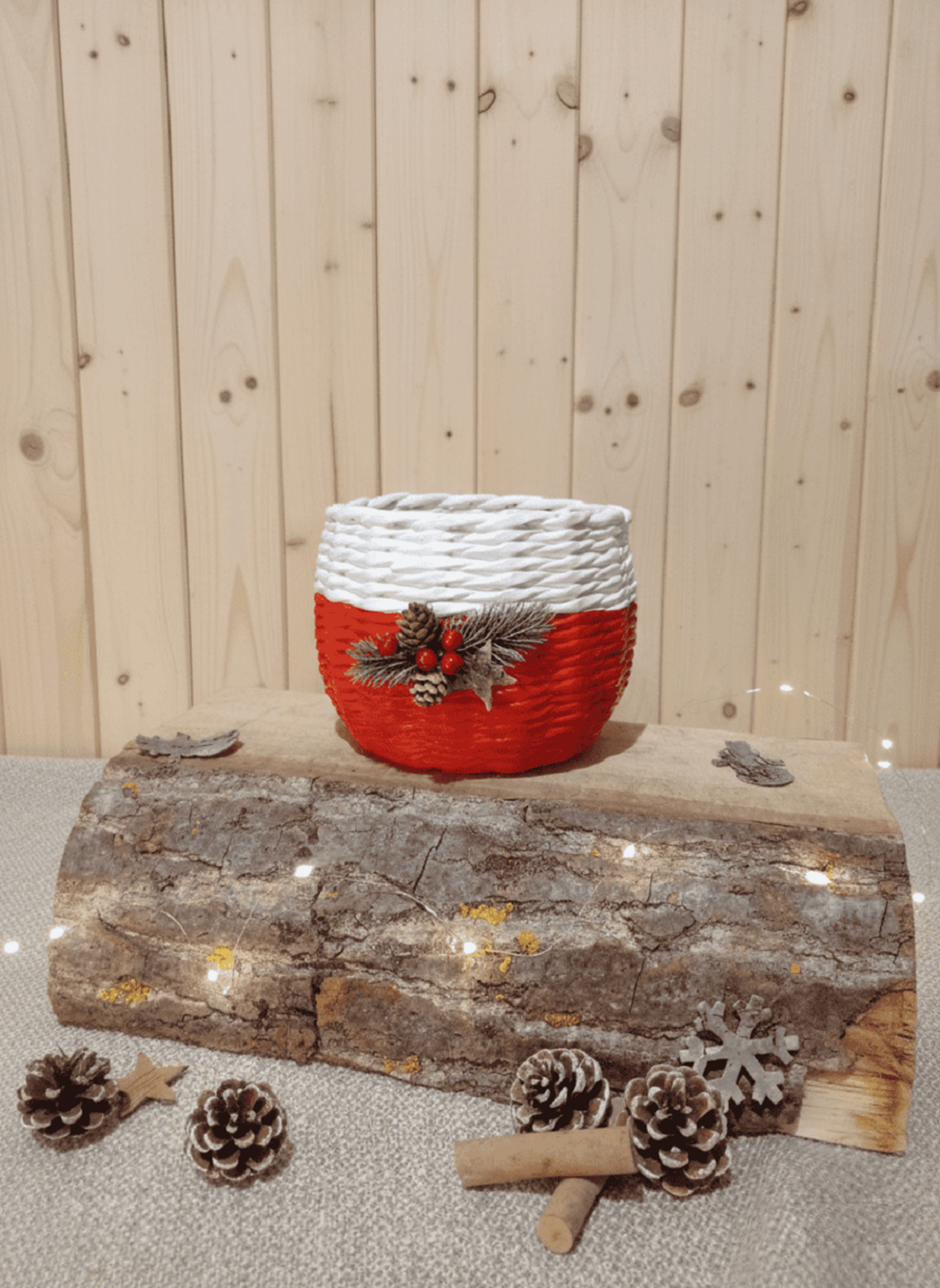 Un coș micuț ascunde un miracol de Crăciun - crăciun - decorațiuni de crăciun de casă - decor pentru masă de crăciun - Artynos.ro