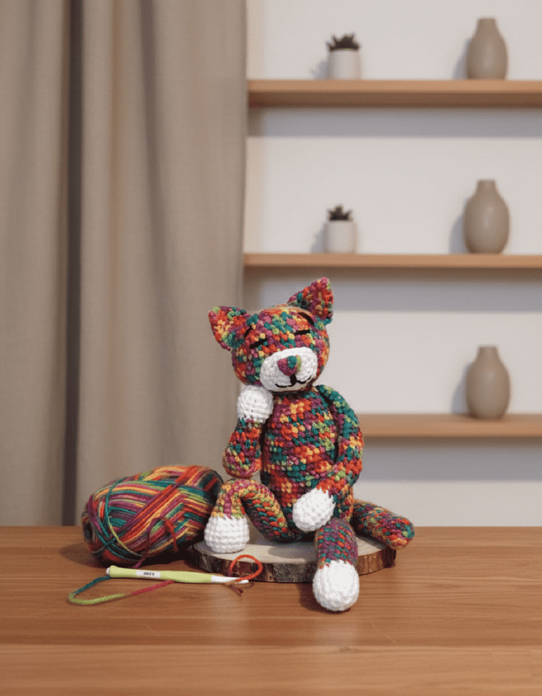 Miko, pisoiul colorat - jucării și echipamente pentru copii - plușuri - pisică de pluș - Artynos.ro