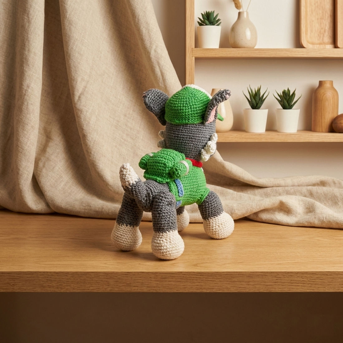 Paw Patrol-Rocky figură croșetată - jucării și echipamente pentru copii - plușuri - personaje de basm din pluș - Artynos.ro