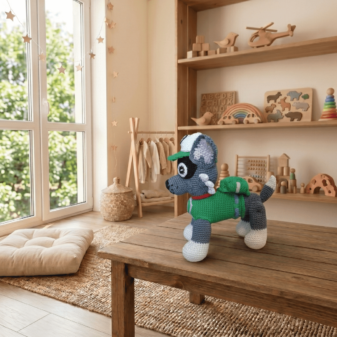 Paw Patrol-Rocky figură croșetată - jucării și echipamente pentru copii - plușuri - personaje de basm din pluș - Artynos.ro