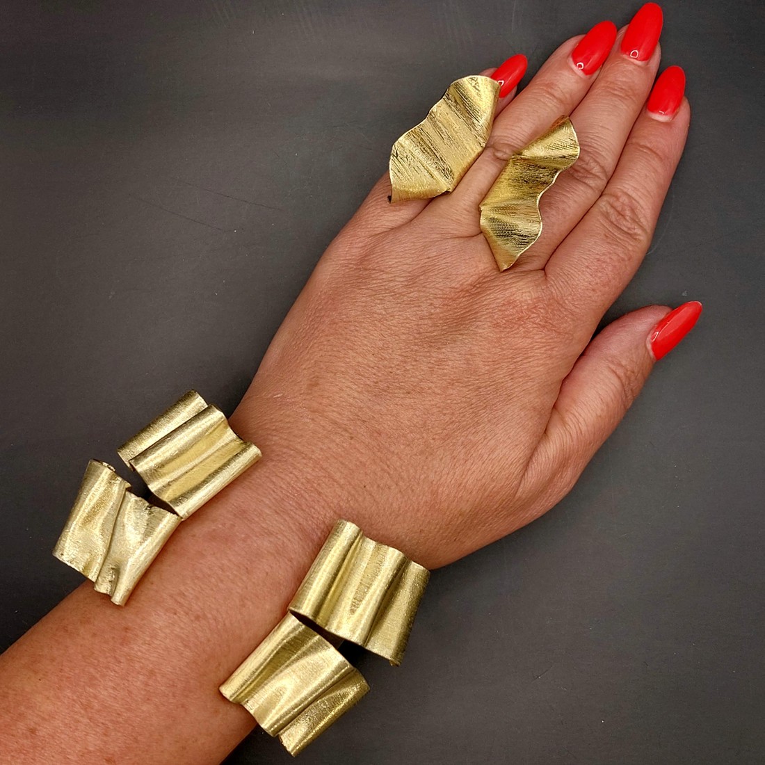 Floare fluture din alamă bijuterie - bijuterii - seturi de bijuterii - Artynos.ro Floare fluture din alamă bijuterie - bijuterii - seturi de bijuterii - Artynos.ro