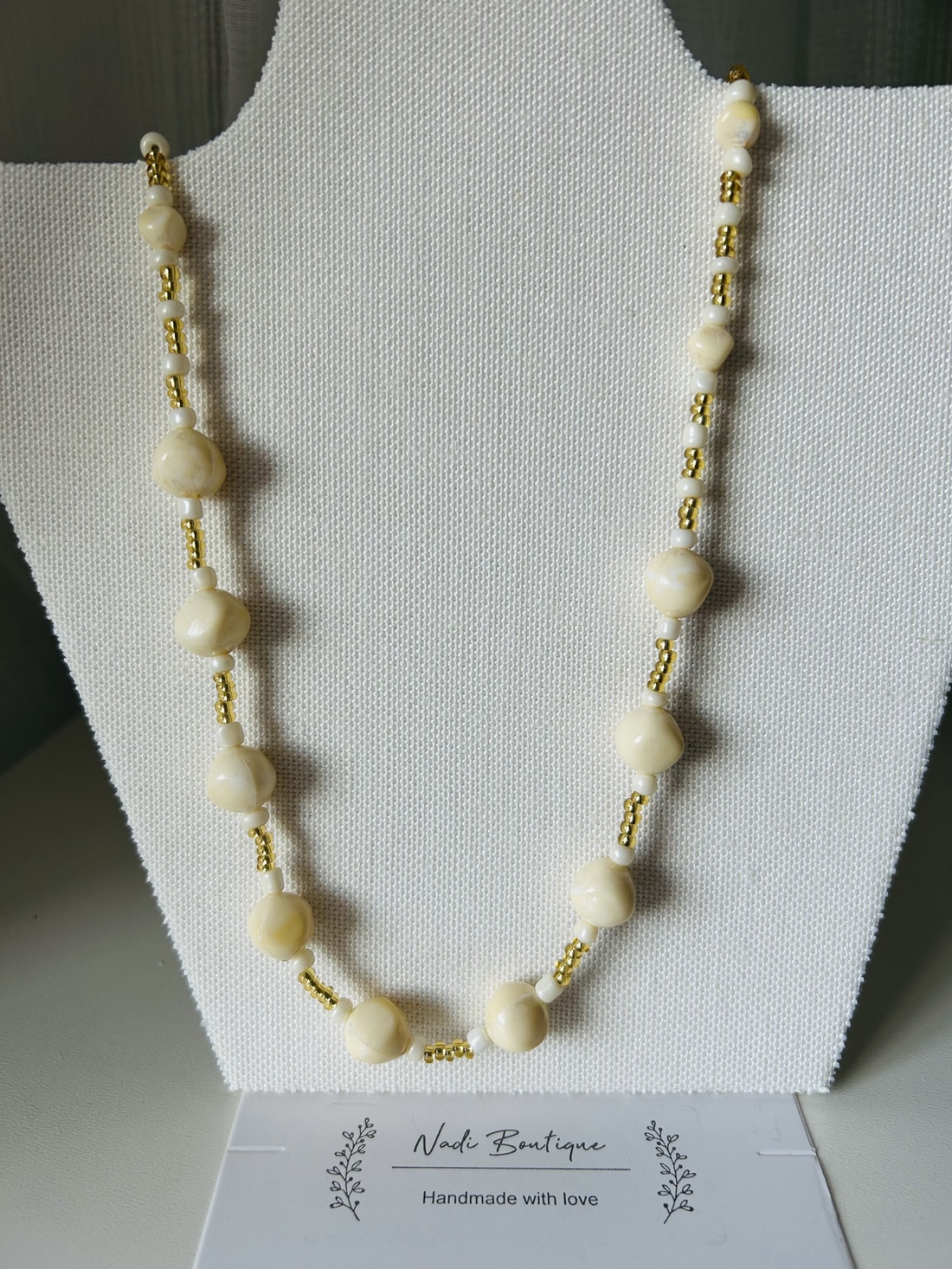 Set colier și cercei din mărgele - bijuterii - coliere - coliere cu mărgele - Artynos.ro Set colier și cercei din mărgele - bijuterii - coliere - coliere cu mărgele - Artynos.ro
