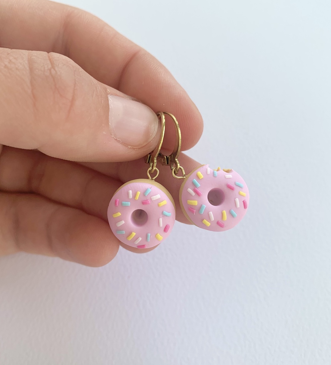 Cercei Pink Donuts - bijuterii - cercei - cercei candelabru - Artynos.ro Cercei Pink Donuts - bijuterii - cercei - cercei candelabru - Artynos.ro