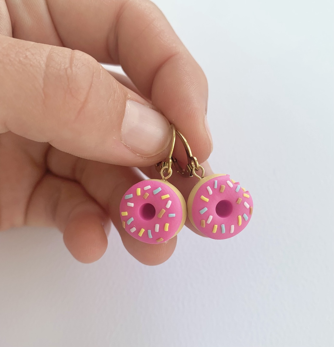 Cercei Pink Donuts - bijuterii - cercei - cercei candelabru - Artynos.ro Cercei Pink Donuts - bijuterii - cercei - cercei candelabru - Artynos.ro
