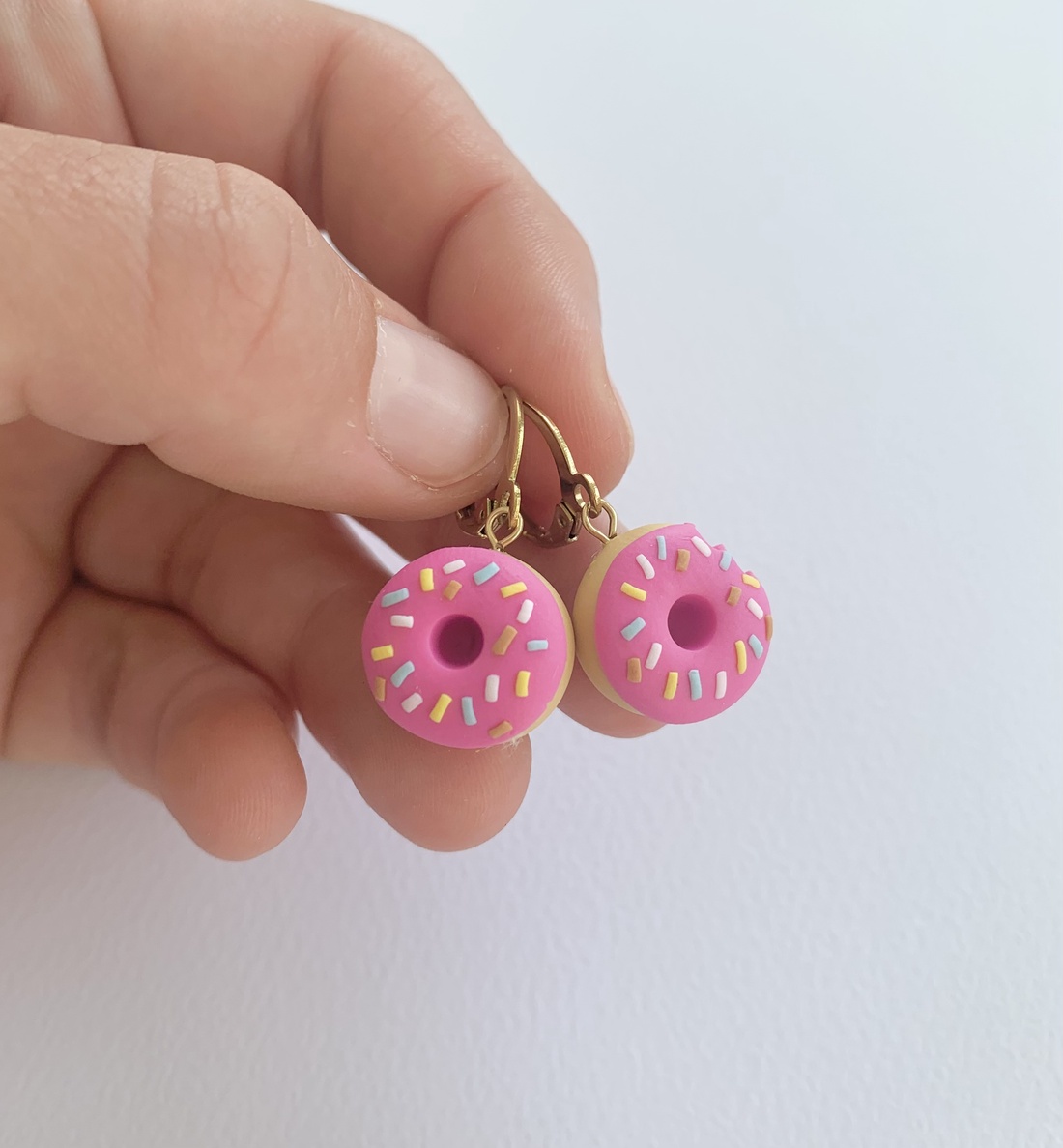 Cercei Pink Donuts - bijuterii - cercei - cercei candelabru - Artynos.ro Cercei Pink Donuts - bijuterii - cercei - cercei candelabru - Artynos.ro