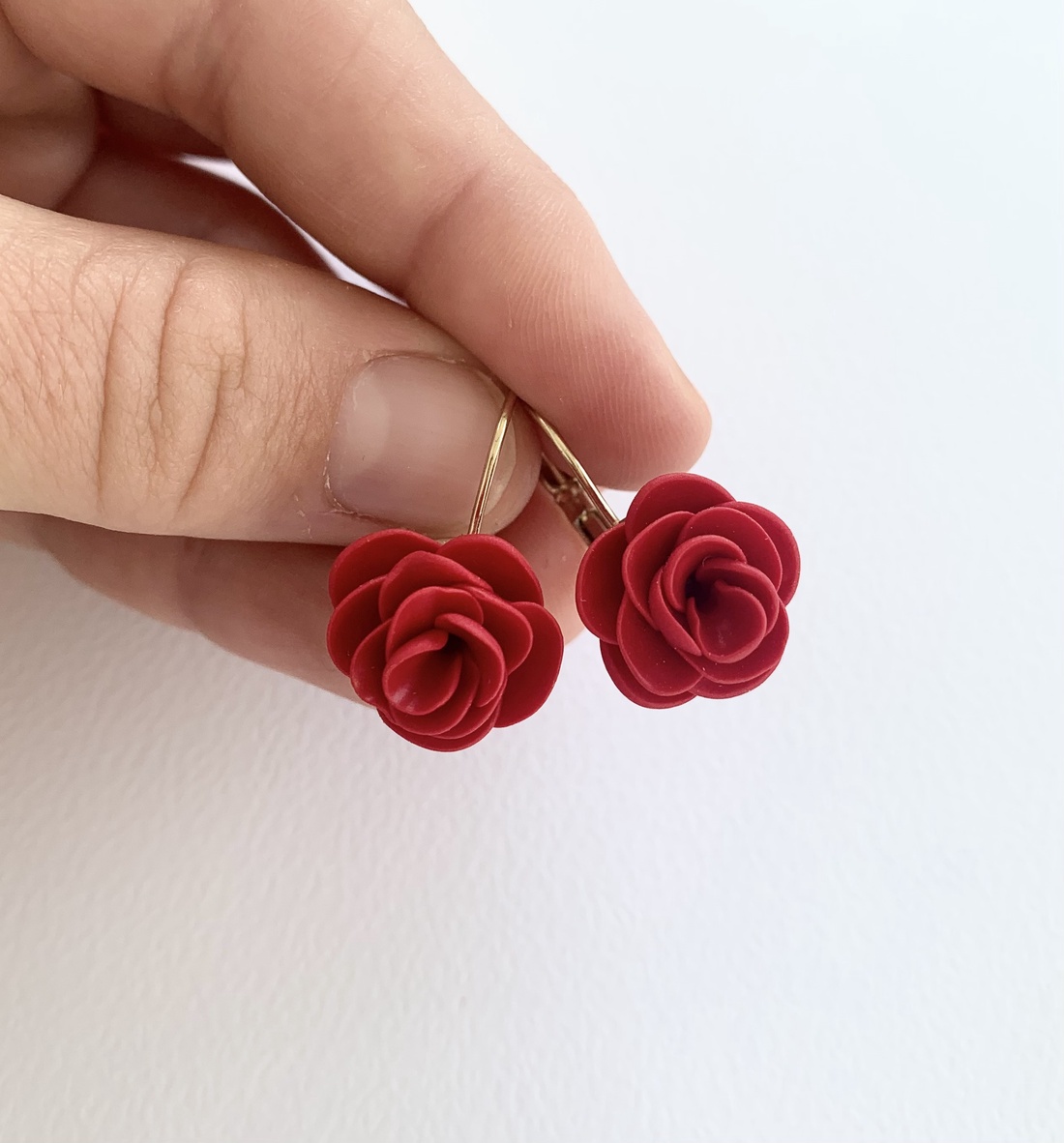 Cercei Roses - bijuterii - cercei - cercei candelabru - Artynos.ro Cercei Roses - bijuterii - cercei - cercei candelabru - Artynos.ro