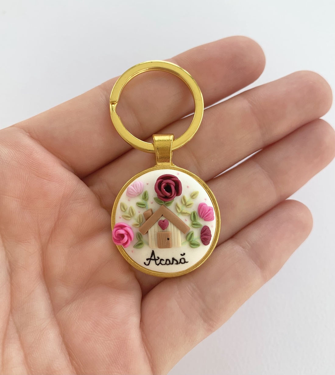 Breloc ACASA - geantă și husă - accesorii genți - breloc - Artynos.ro Breloc ACASA - geantă și husă - accesorii genți - breloc - Artynos.ro