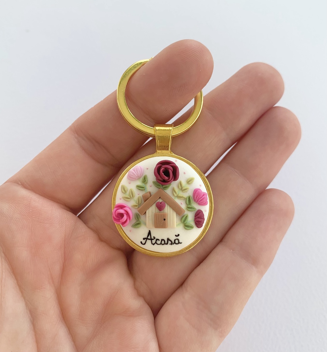 Breloc ACASA - geantă și husă - accesorii genți - breloc - Artynos.ro Breloc ACASA - geantă și husă - accesorii genți - breloc - Artynos.ro