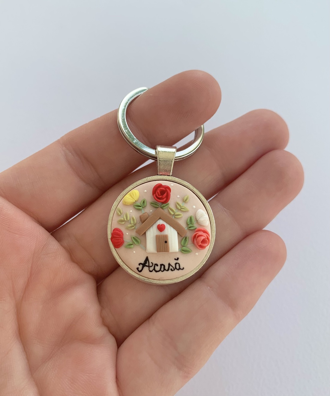 Breloc ACASA - geantă și husă - accesorii genți - breloc - Artynos.ro Breloc ACASA - geantă și husă - accesorii genți - breloc - Artynos.ro