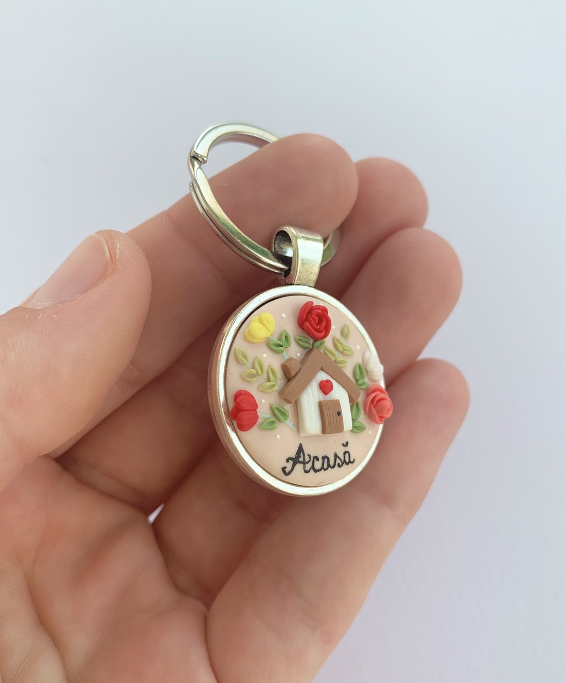 Breloc ACASA - geantă și husă - accesorii genți - breloc - Artynos.ro Breloc ACASA - geantă și husă - accesorii genți - breloc - Artynos.ro