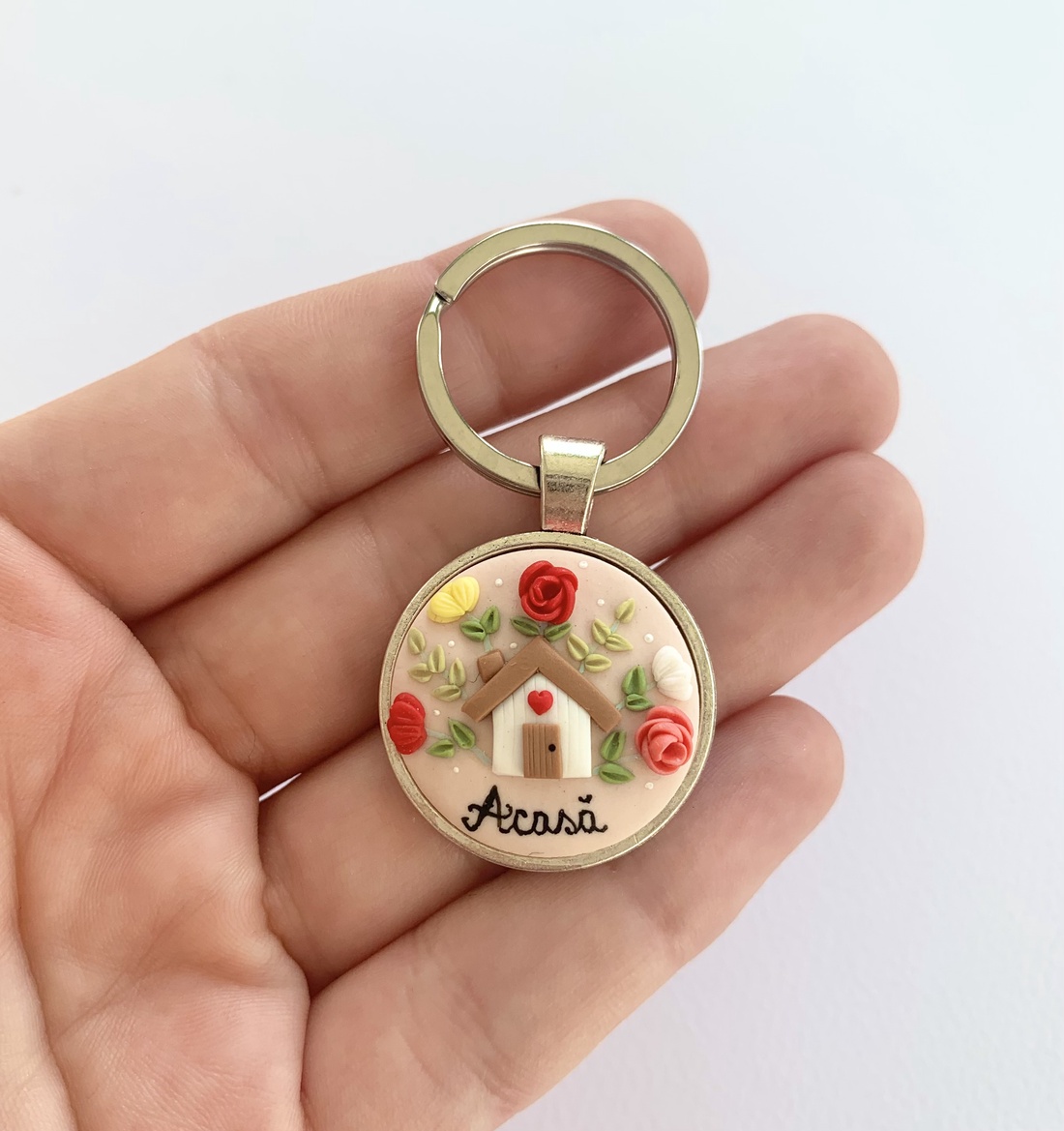 Breloc ACASA - geantă și husă - accesorii genți - breloc - Artynos.ro Breloc ACASA - geantă și husă - accesorii genți - breloc - Artynos.ro