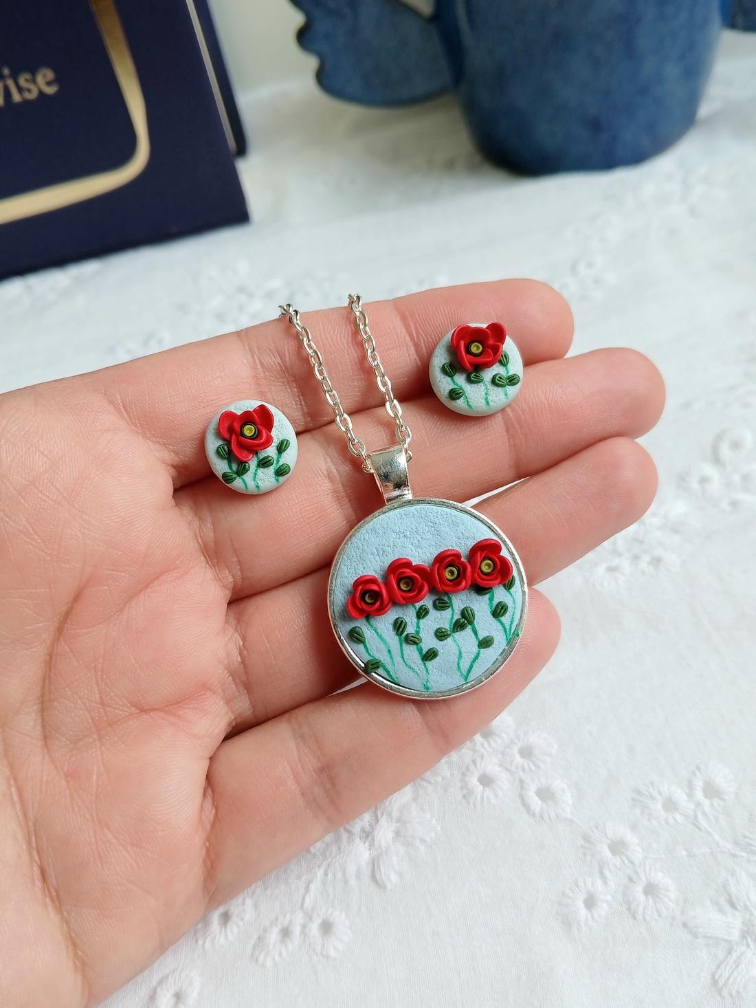 Set maci - bijuterii - cercei - cercei agățați - Artynos.ro Set maci - bijuterii - cercei - cercei agățați - Artynos.ro