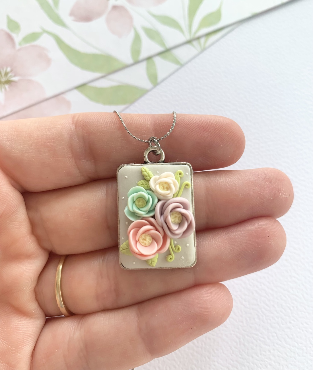Colier Pastel Roses - bijuterii - coliere - coliere cu pandantive - Artynos.ro