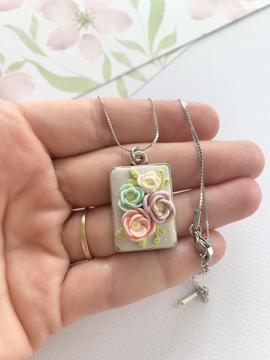 Colier Pastel Roses - bijuterii - coliere - coliere cu pandantive - Artynos.ro