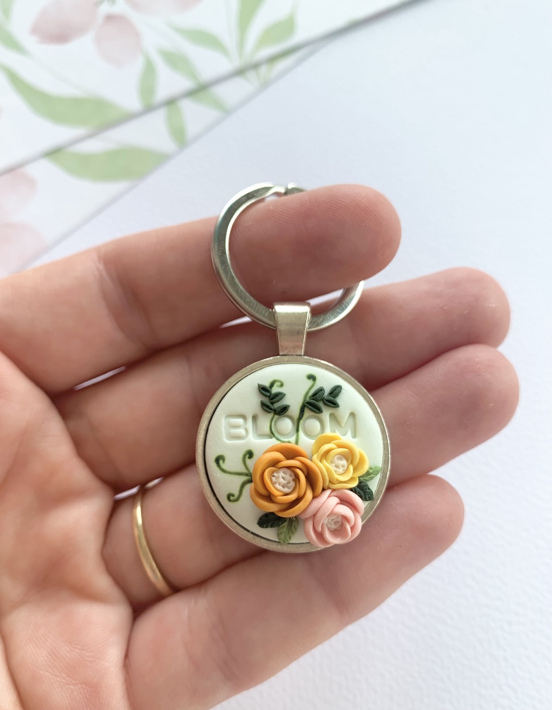 Breloc BLOOM - geantă și husă - accesorii genți - breloc - Artynos.ro Breloc BLOOM - geantă și husă - accesorii genți - breloc - Artynos.ro