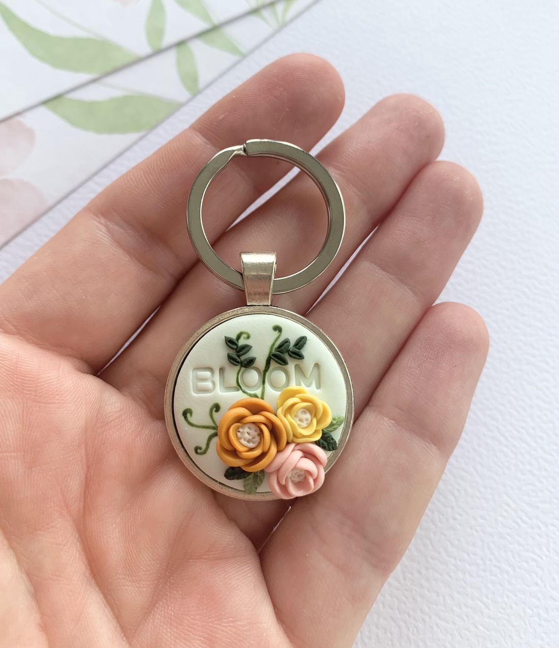 Breloc BLOOM - geantă și husă - accesorii genți - breloc - Artynos.ro Breloc BLOOM - geantă și husă - accesorii genți - breloc - Artynos.ro
