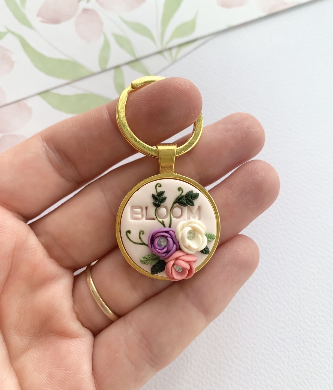 Breloc BLOOM - geantă și husă - accesorii genți - breloc - Artynos.ro Breloc BLOOM - geantă și husă - accesorii genți - breloc - Artynos.ro