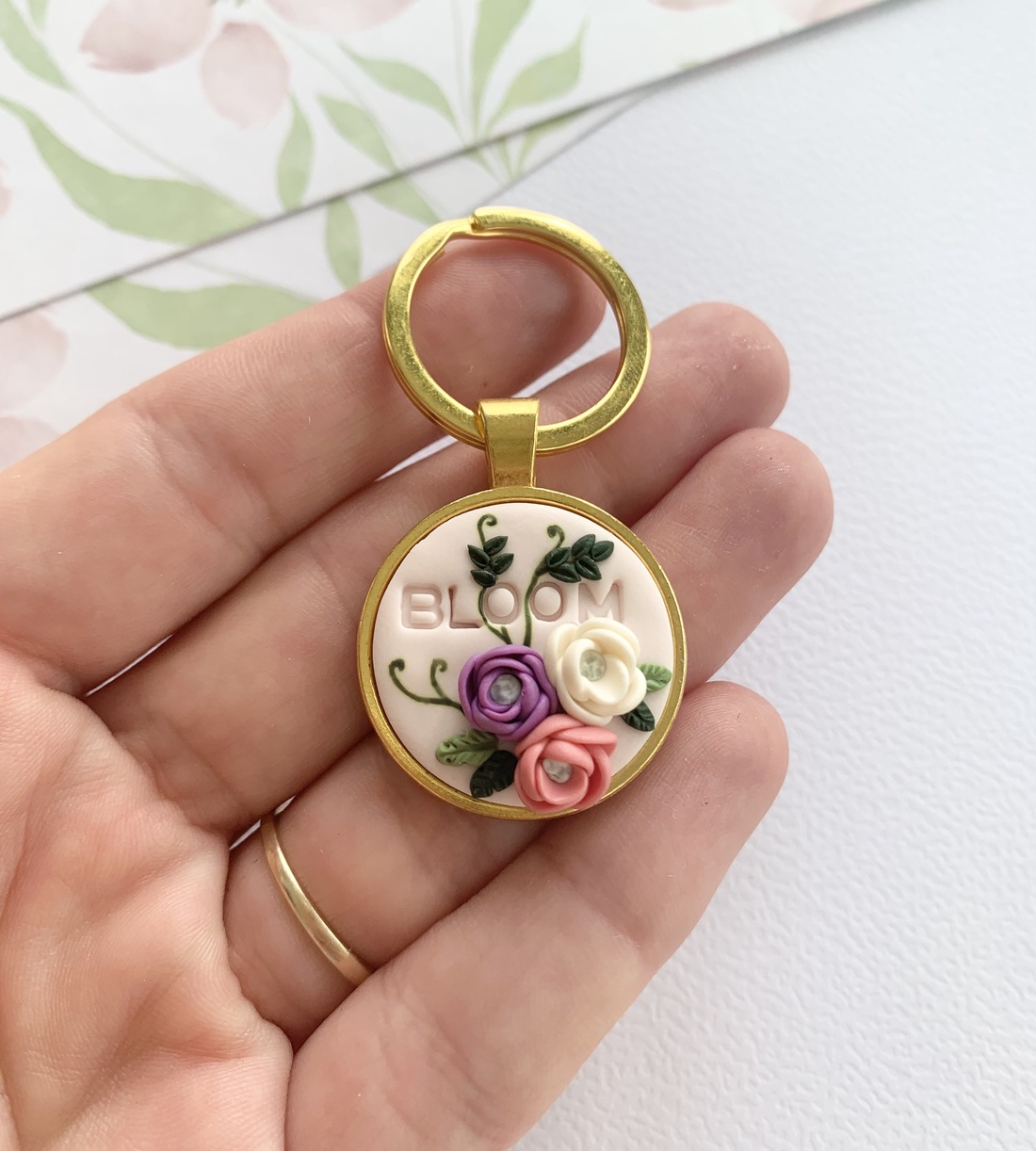 Breloc BLOOM - geantă și husă - accesorii genți - breloc - Artynos.ro Breloc BLOOM - geantă și husă - accesorii genți - breloc - Artynos.ro