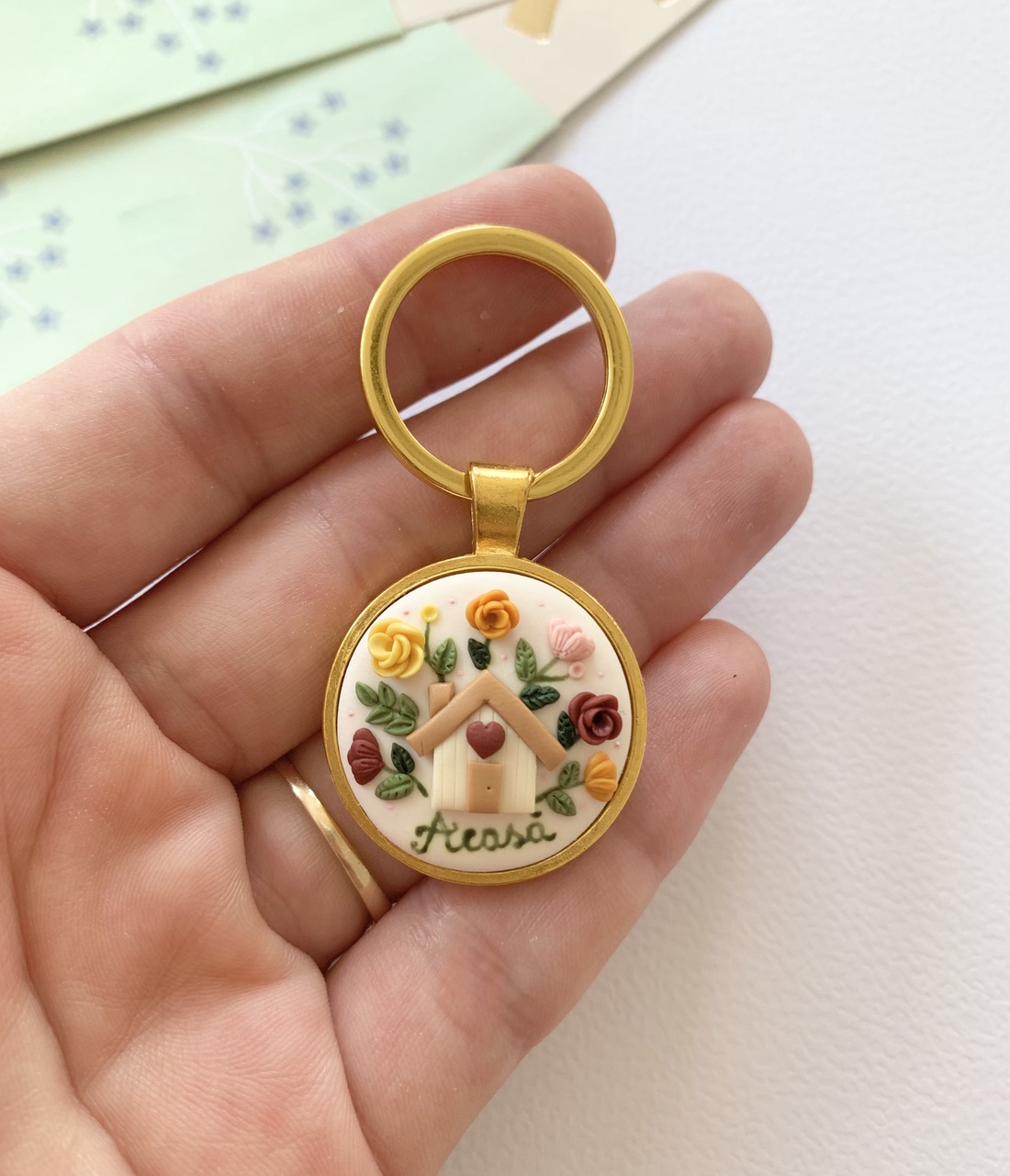 Breloc Acasa - geantă și husă - accesorii genți - breloc - Artynos.ro Breloc Acasa - geantă și husă - accesorii genți - breloc - Artynos.ro