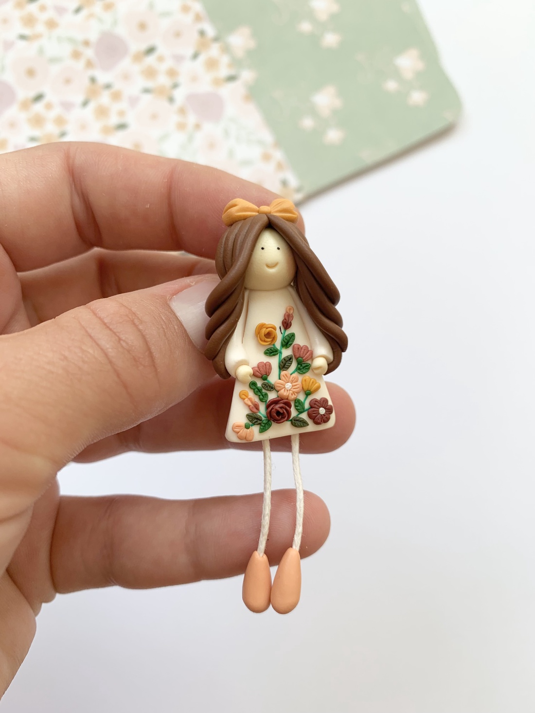 Brosa Floral Doll - bijuterii - broșă, insigne - insigne - Artynos.ro Brosa Floral Doll - bijuterii - broșă, insigne - insigne - Artynos.ro