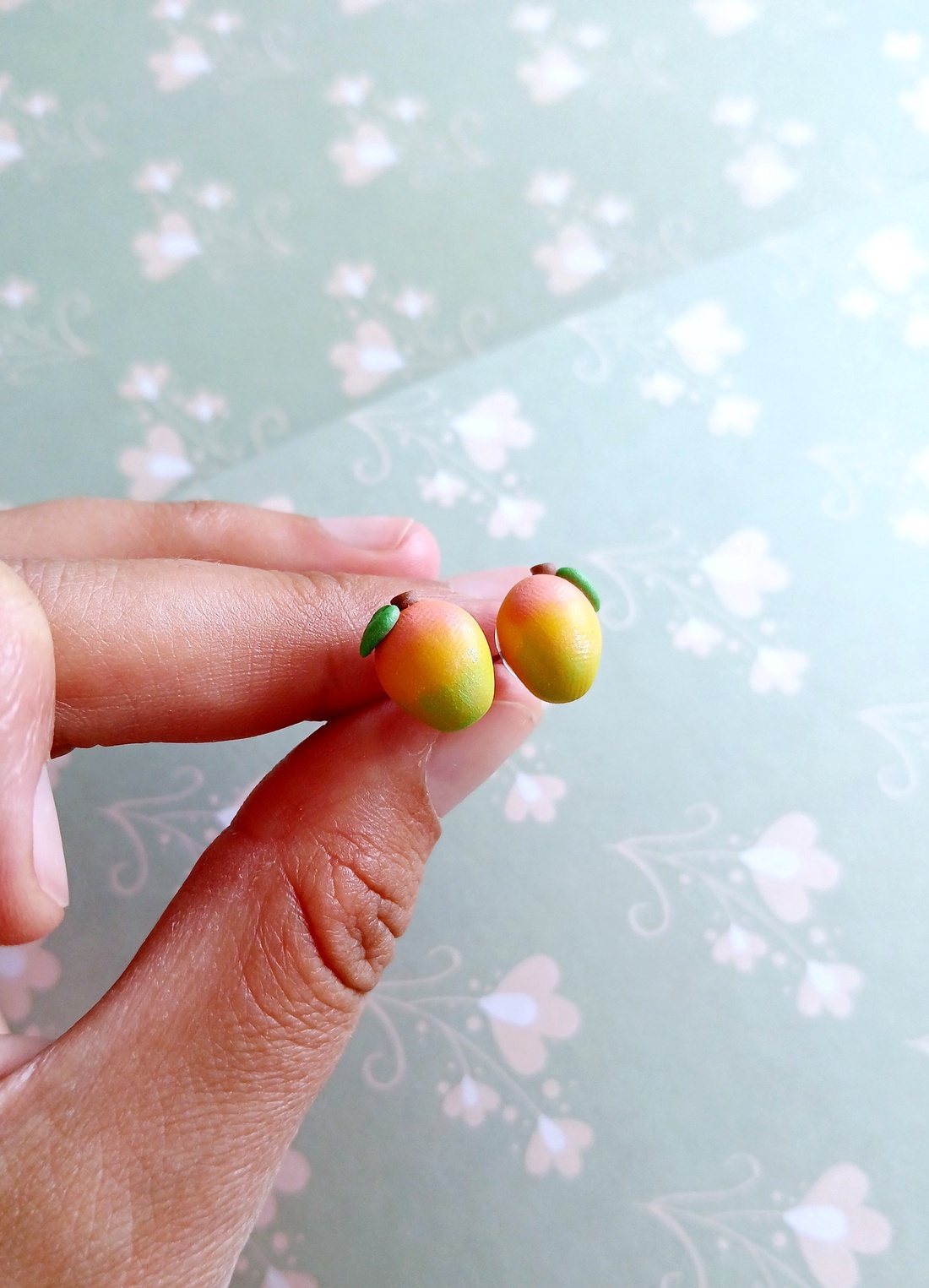 Cercei mango - bijuterii - cercei - cercei agățați - Artynos.ro Cercei mango - bijuterii - cercei - cercei agățați - Artynos.ro