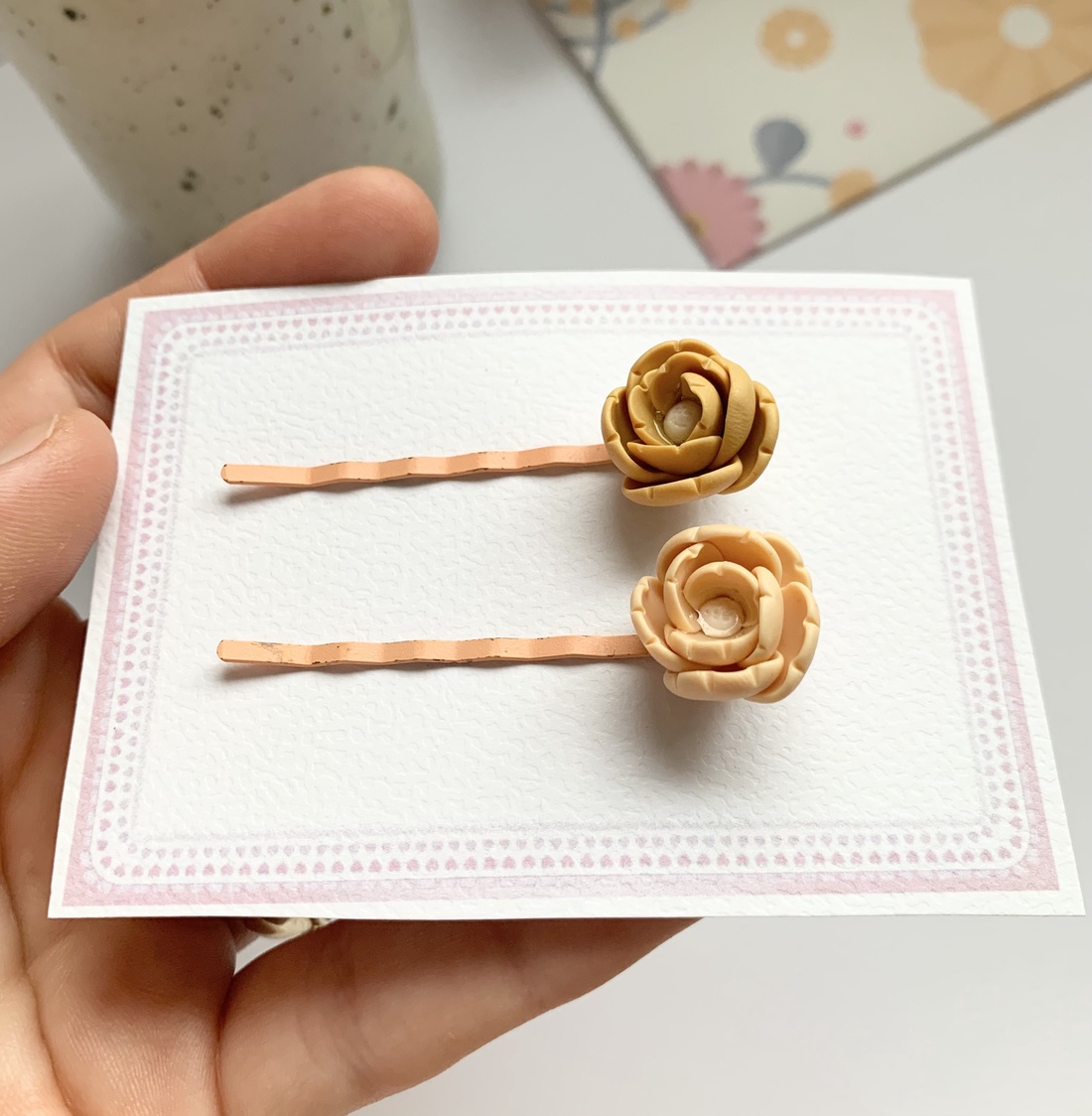 Set 2 agrafe Flowers - îmbrăcăminte și modă - accesorii păr - bandă de păr și agrafe păr - Artynos.ro