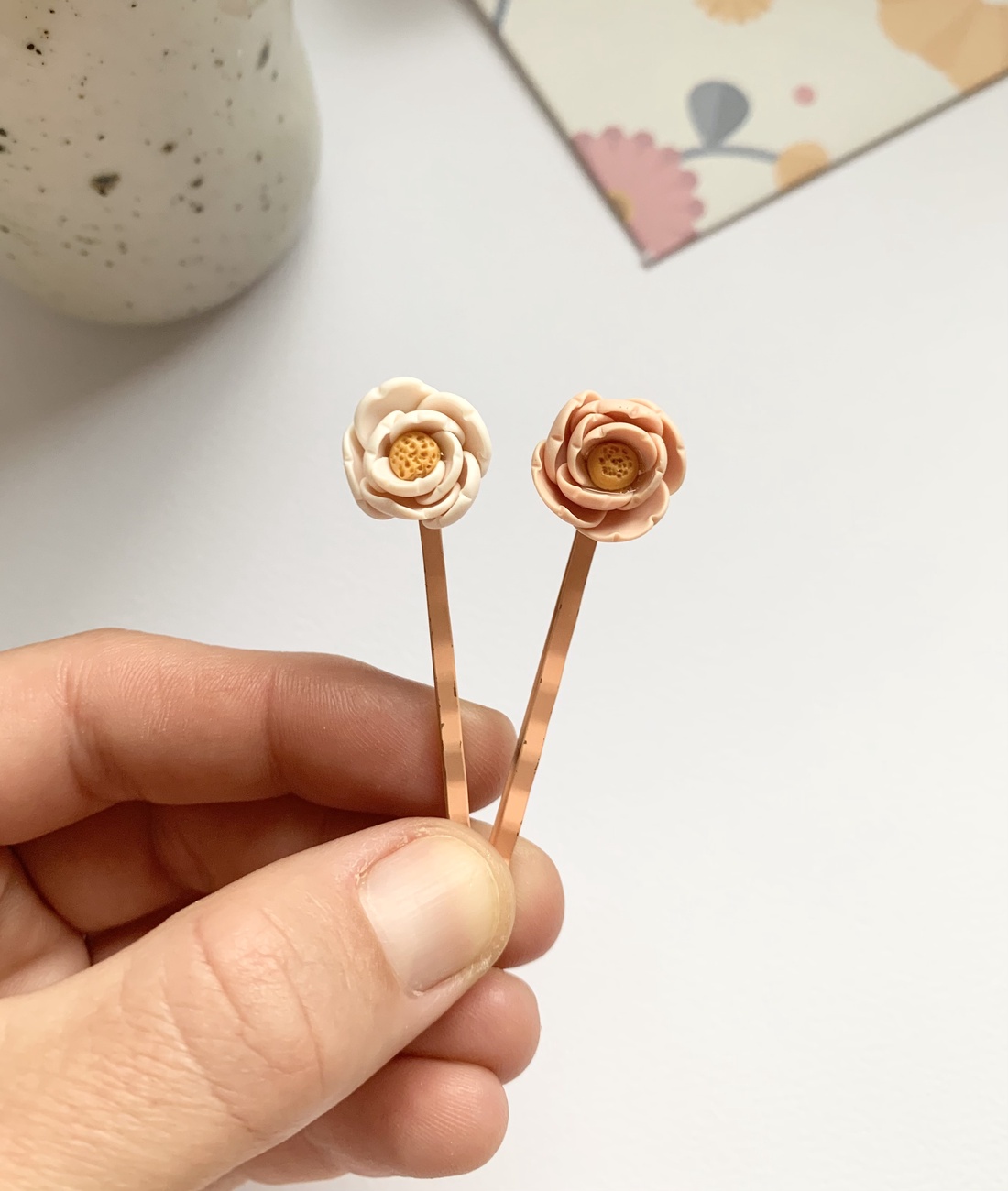 Set 2 agrafe Flowers - îmbrăcăminte și modă - accesorii păr - bandă de păr și agrafe păr - Artynos.ro