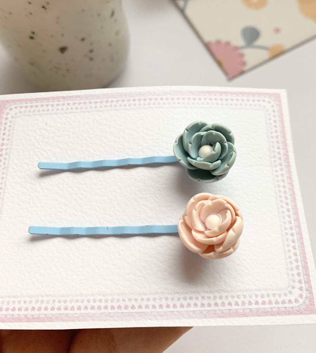 Set 2 agrafe Flowers - îmbrăcăminte și modă - accesorii păr - bandă de păr și agrafe păr - Artynos.ro